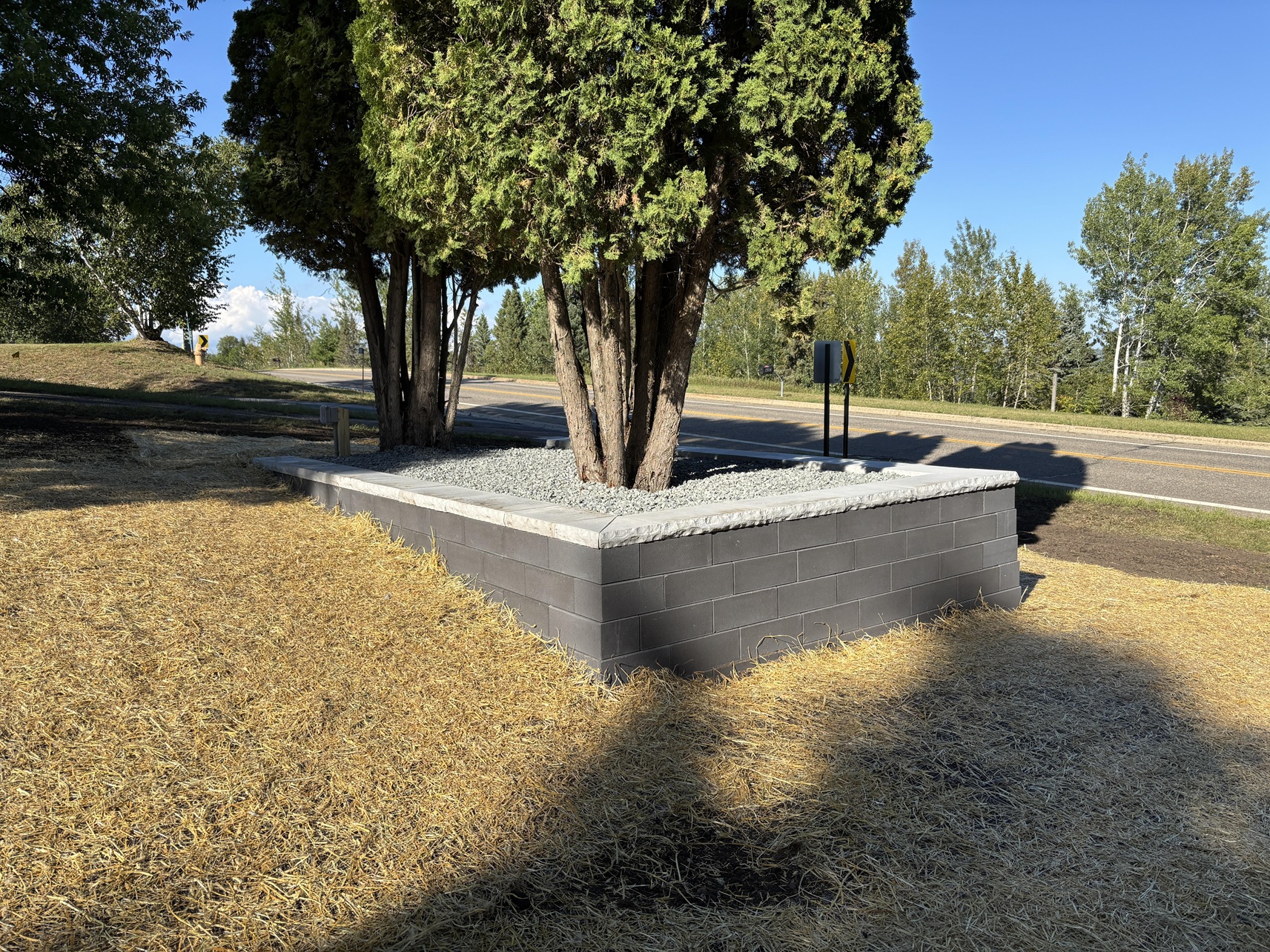 Hardscape retaining wall landsaping